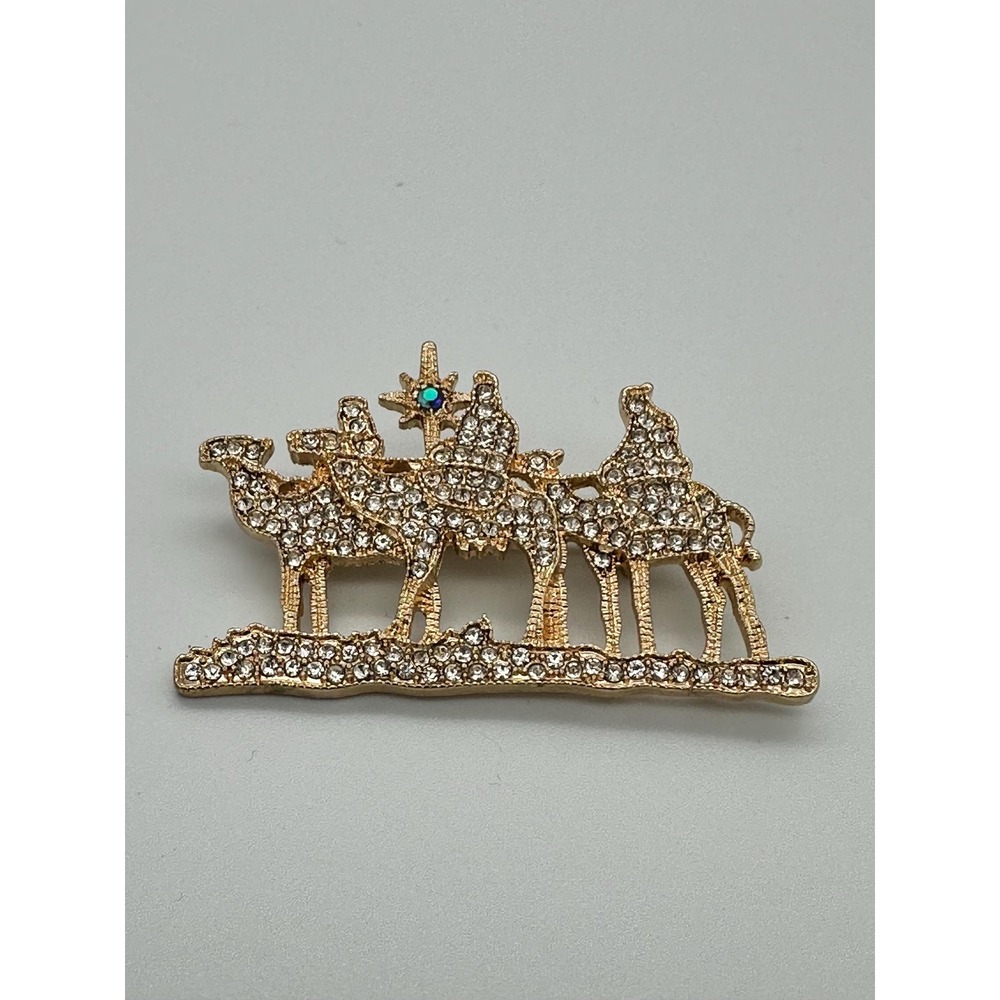 Vintage Monet holiday/Christmas nativity pin.Three Wise Men with camels and star